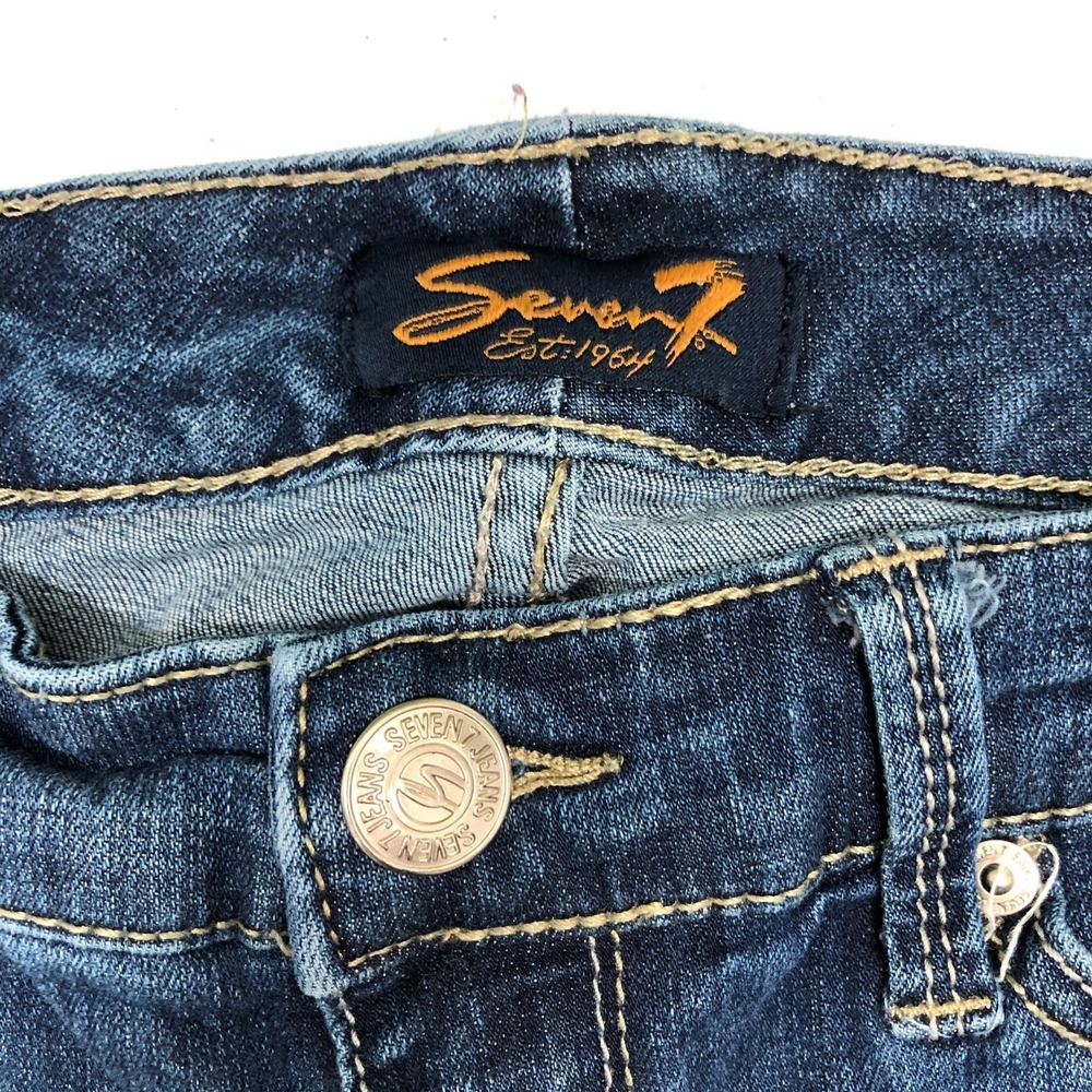 Seven7 Capri Jeans Womens 10 Blue Mid Rise Distressed Embroidered Stretch Denim - Picture 3 of 13